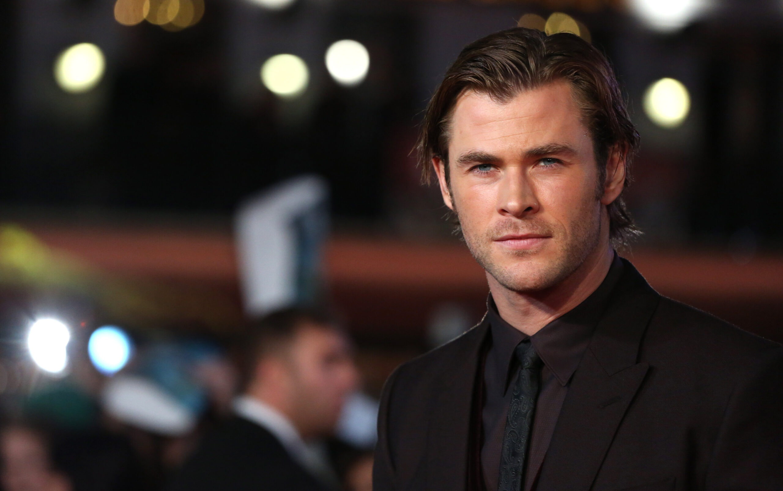 Is Chris Hemsworth gay? Does he swing both ways? Some people say so